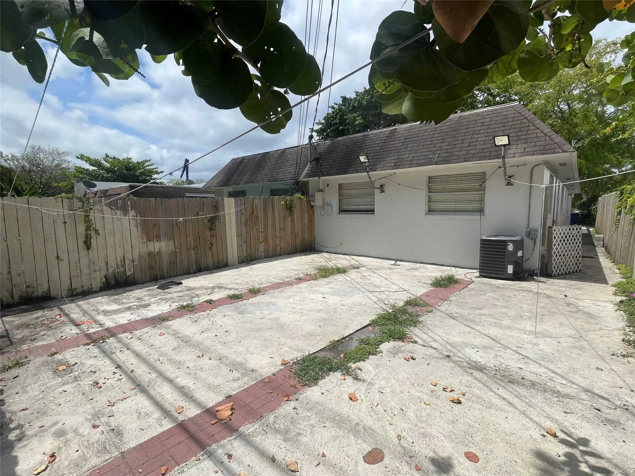 1314-1316 NW 8th Ave
