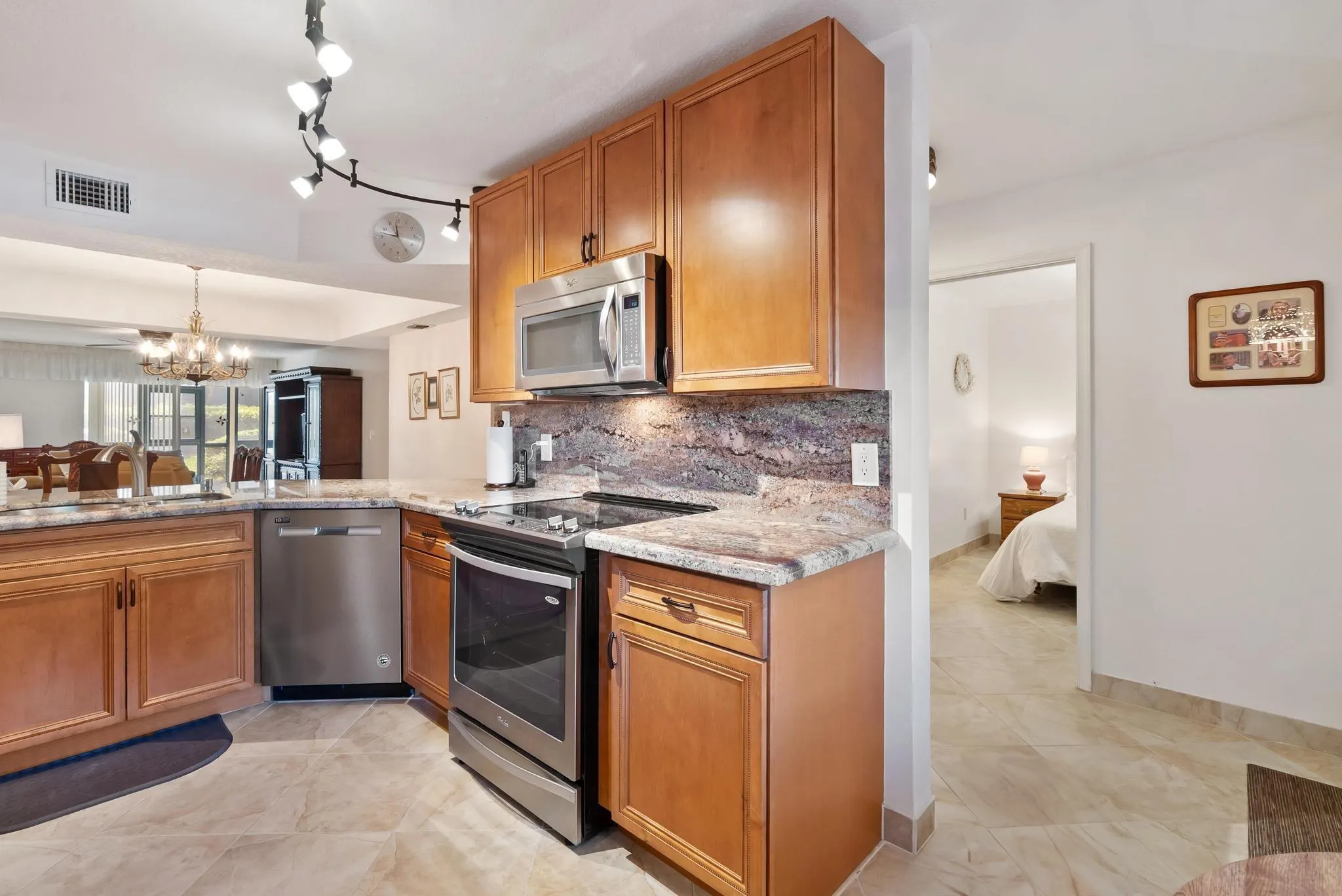 23385 Barwood Ln, #102