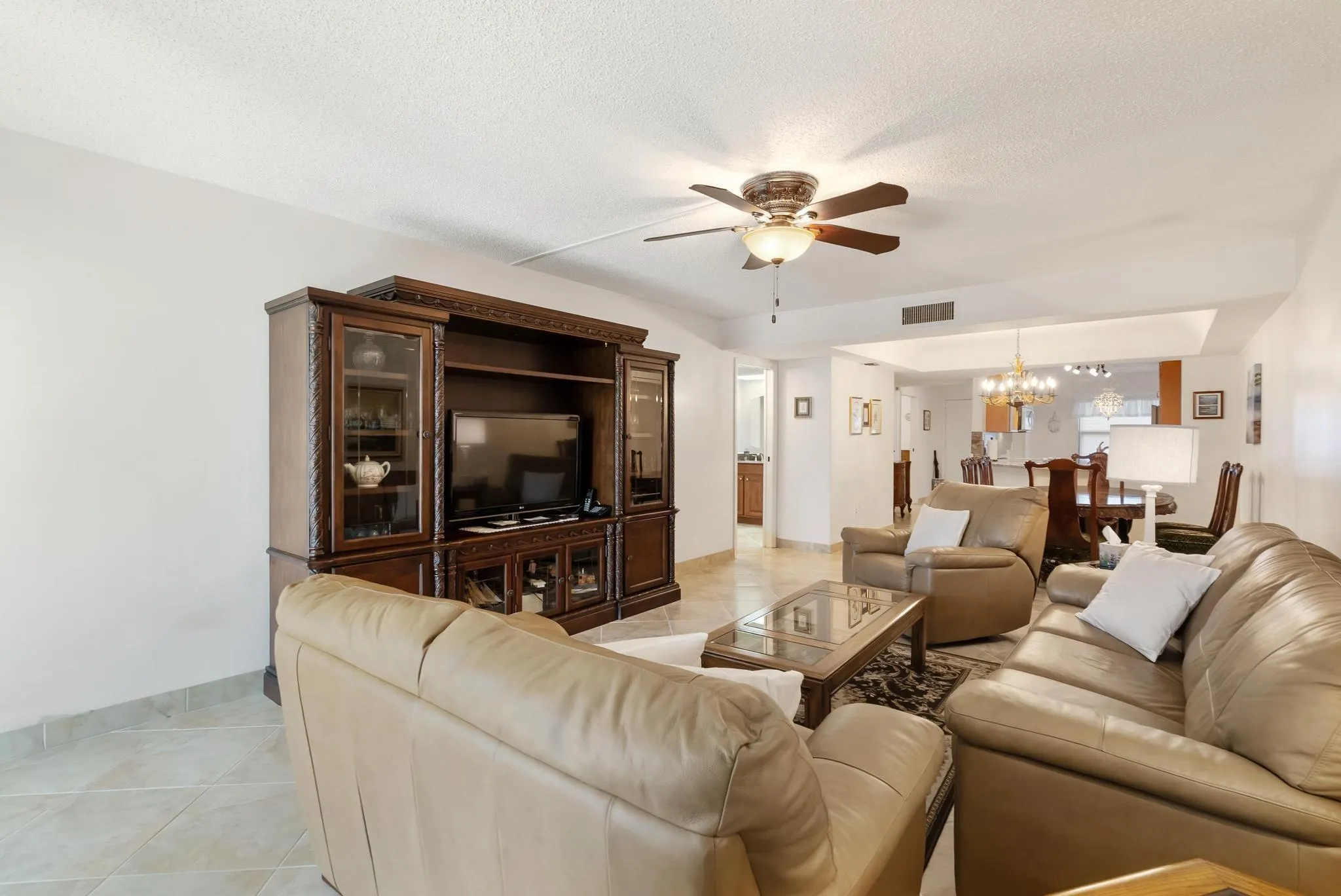 23385 Barwood Ln, #102