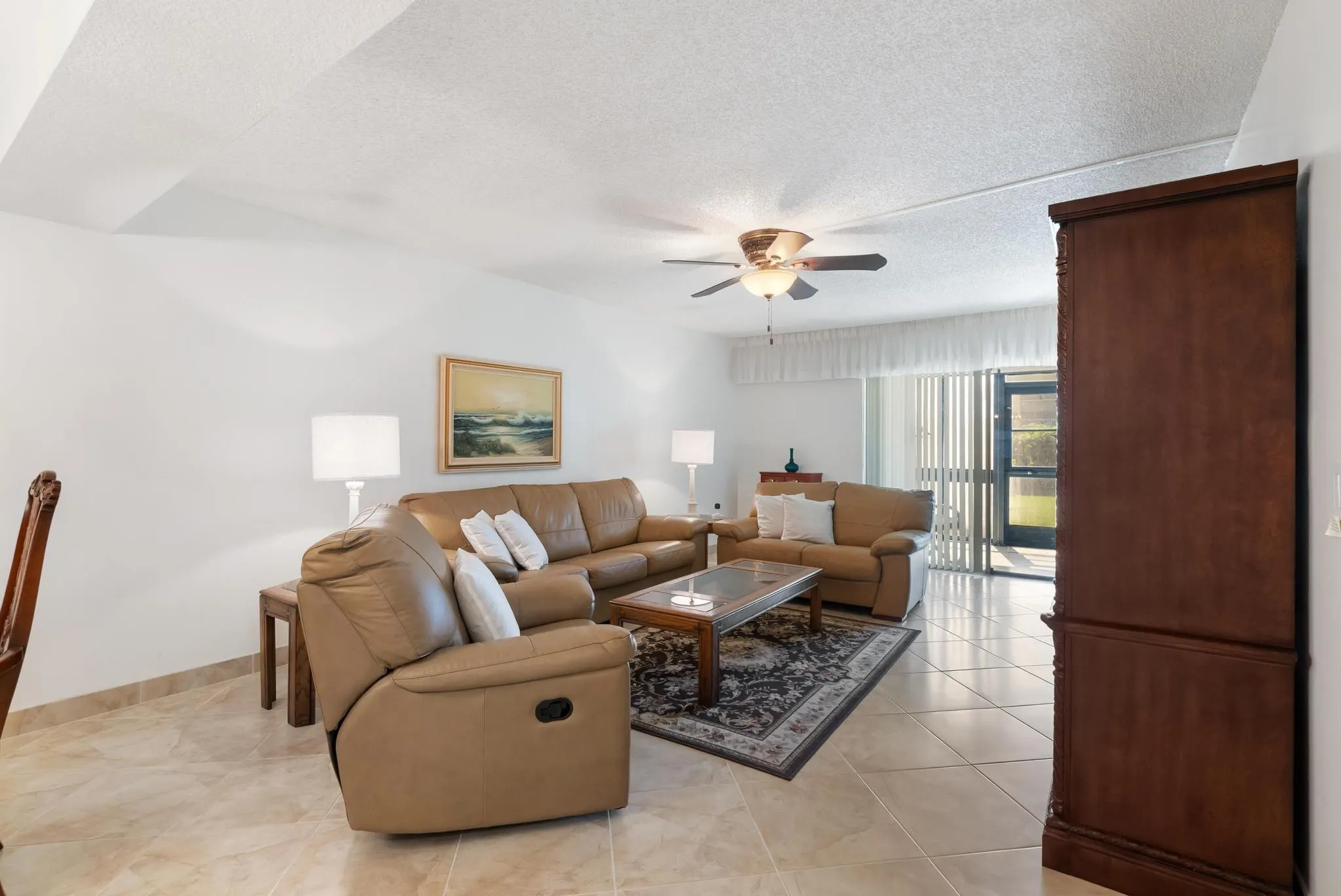 23385 Barwood Ln, #102