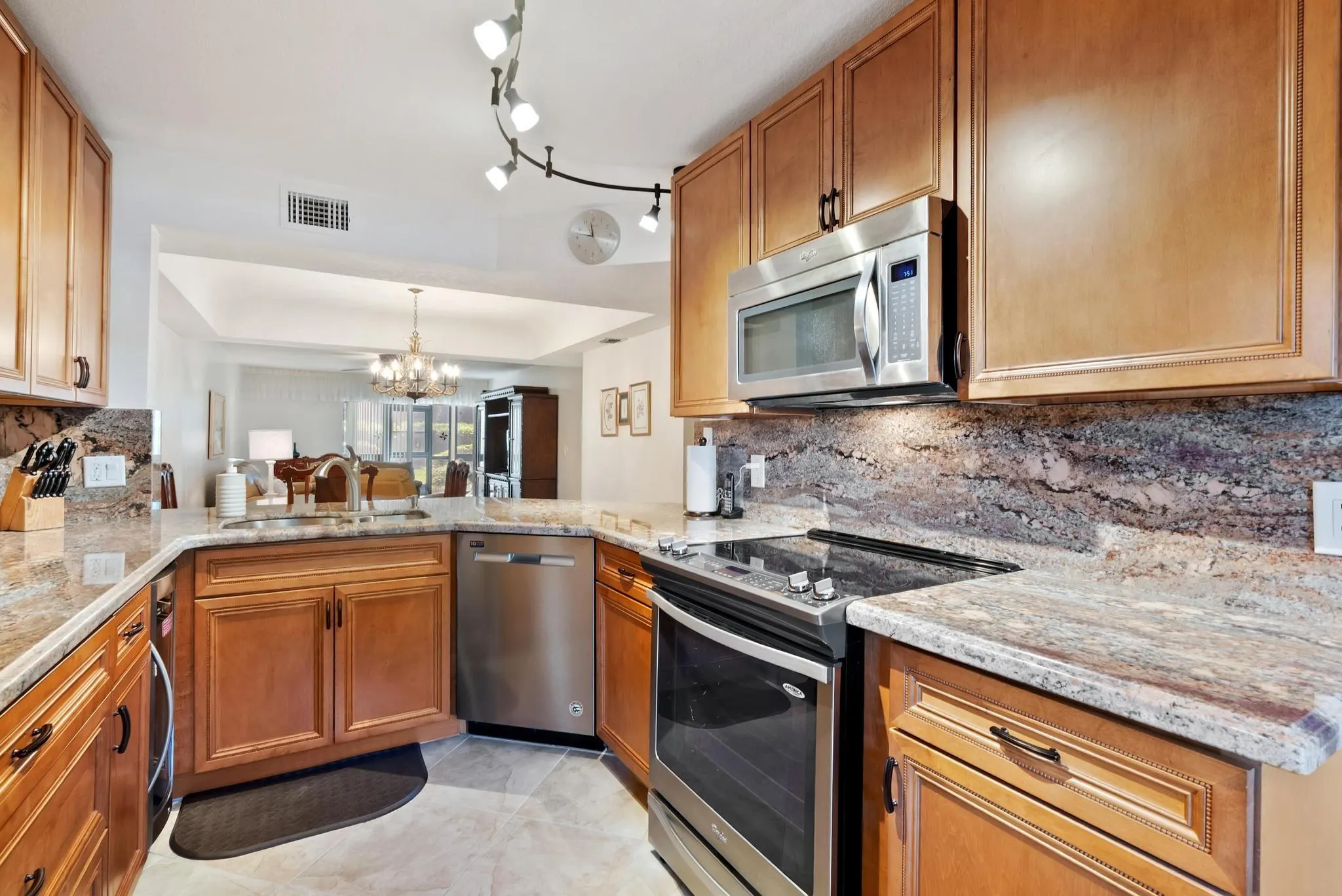 23385 Barwood Ln, #102
