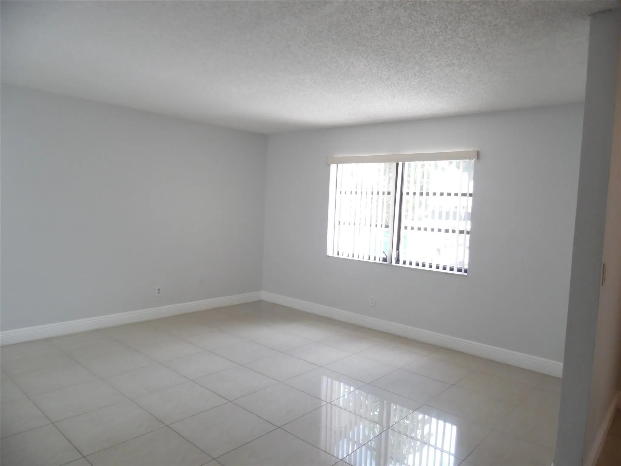 4013 SW 68 Ln, #4J