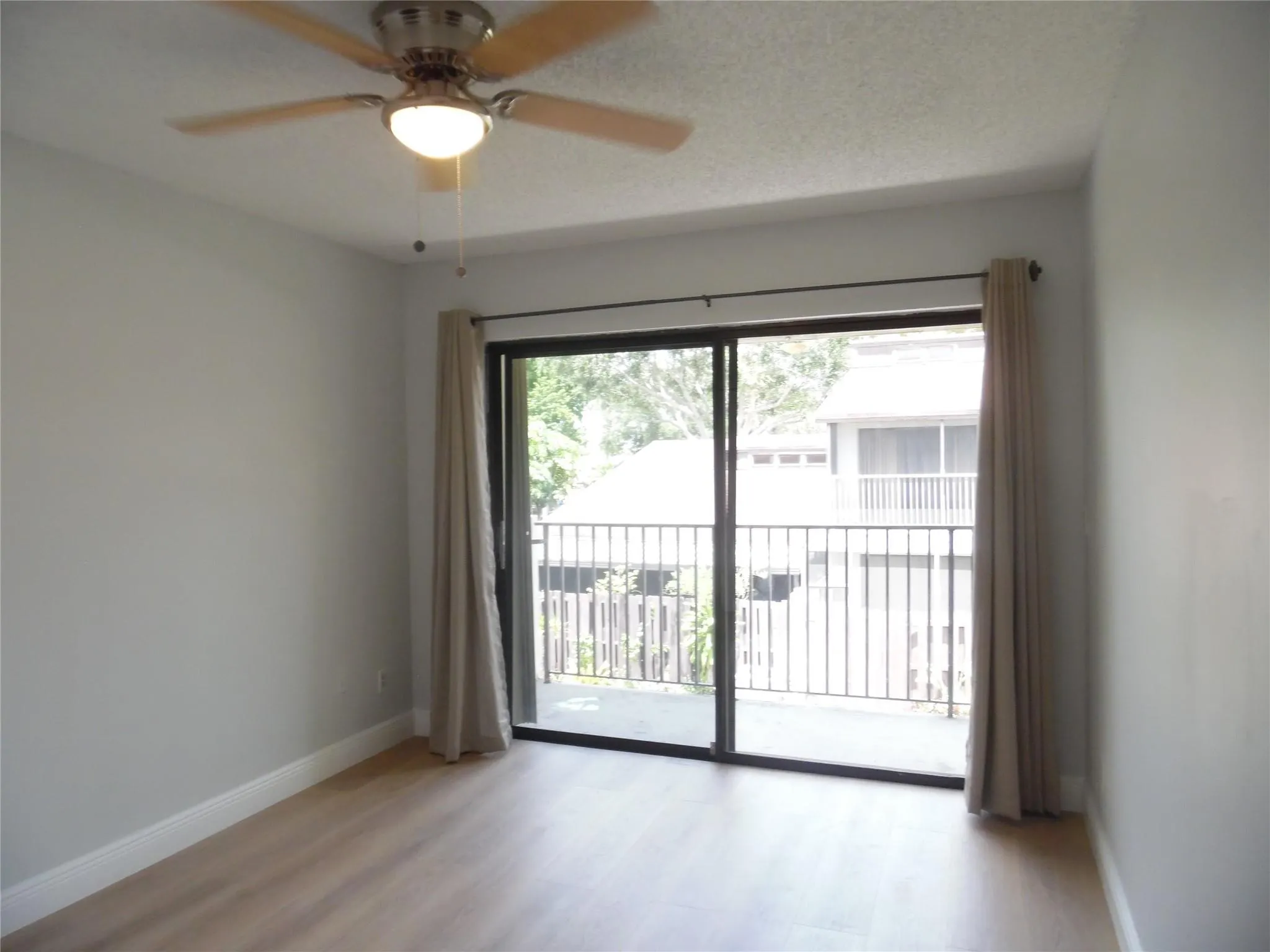 4013 SW 68 Ln, #4J