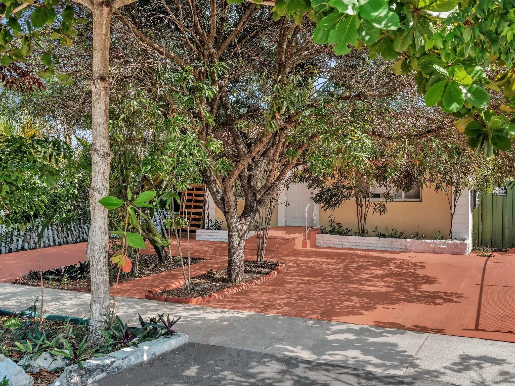 1930 Pierce St