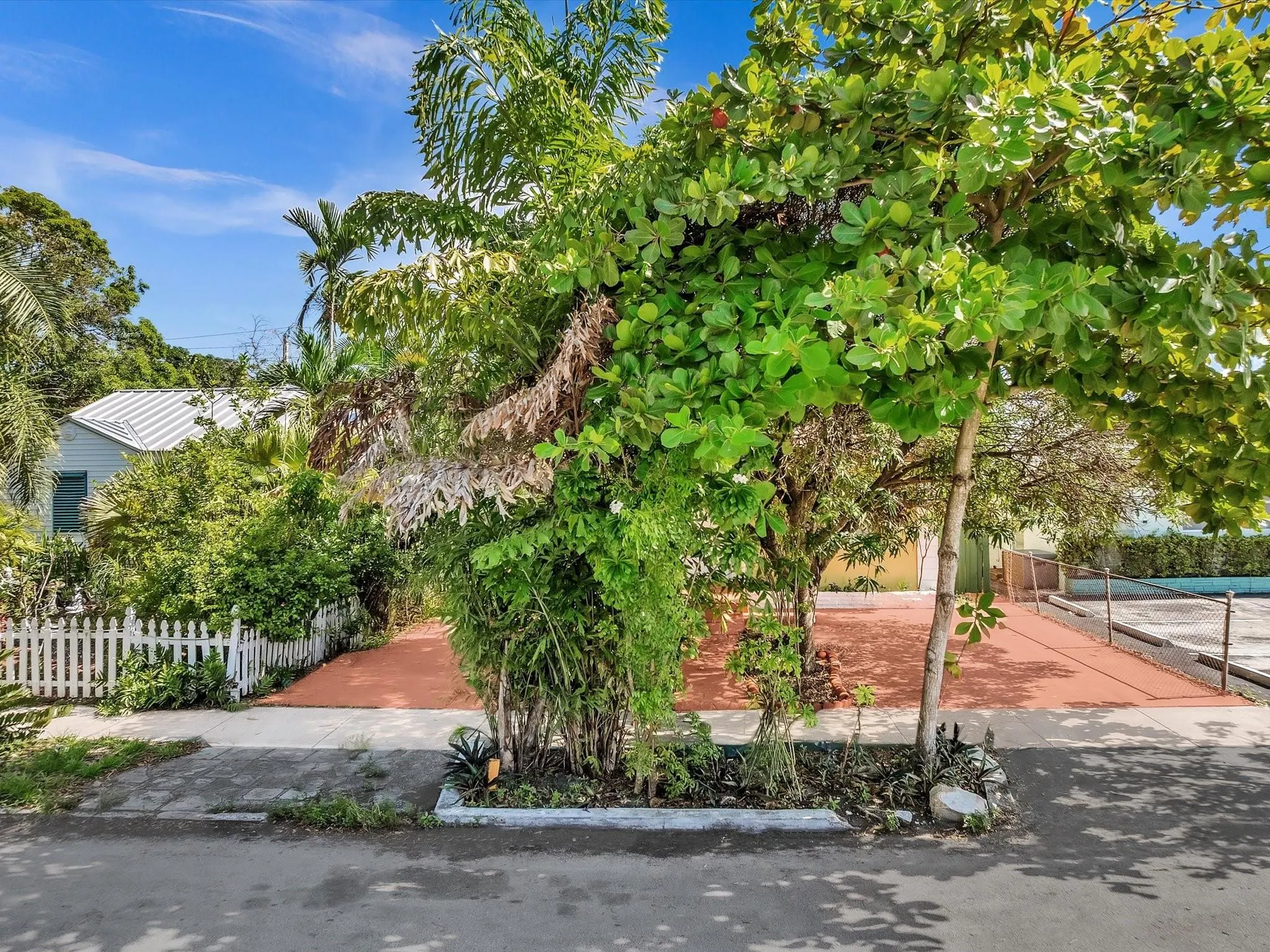1930 Pierce St