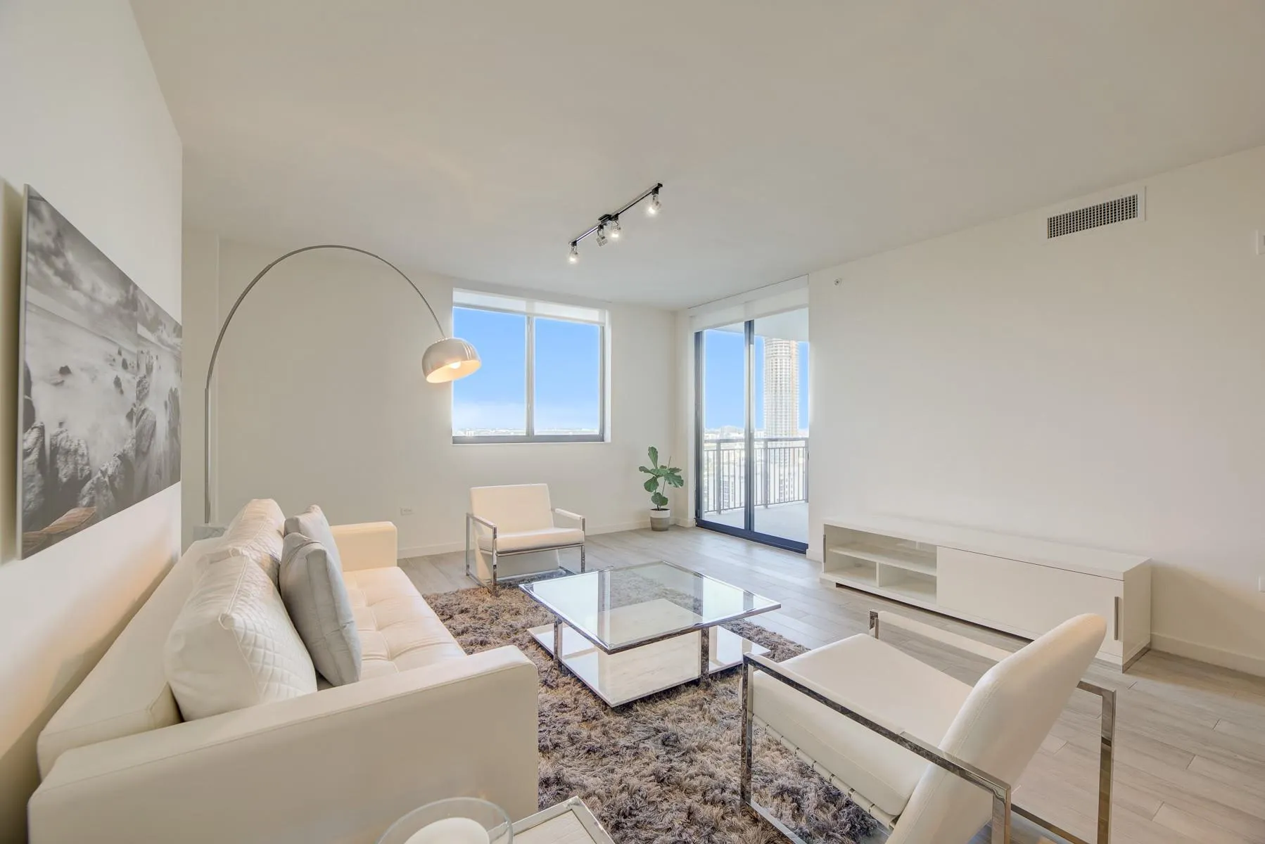 999 SW 1st Ave, #2913