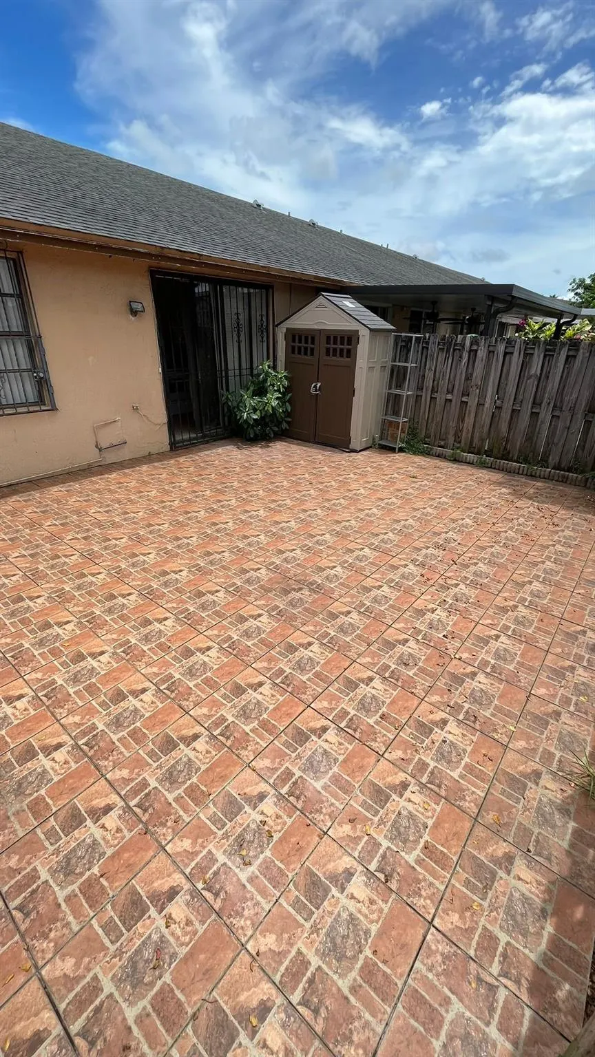 6740 NW 189th Ter