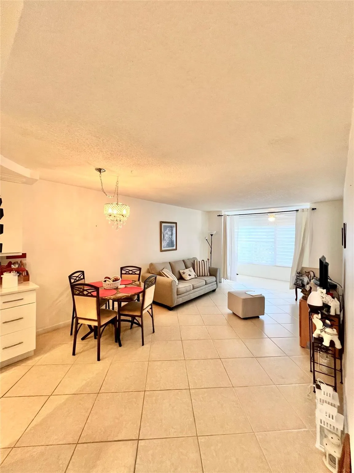 9660 Sunrise Lakes Blvd, #208
