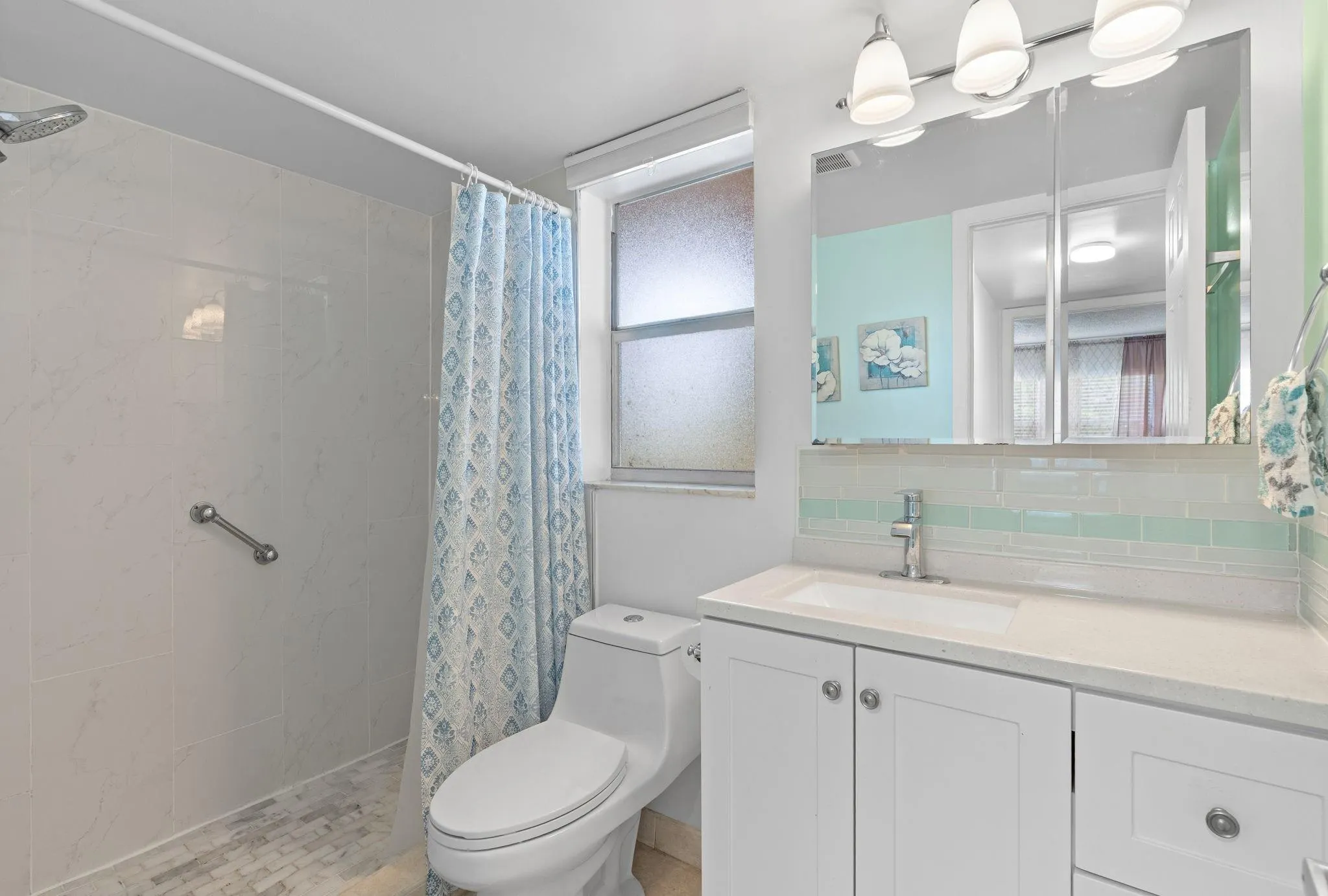 9660 Sunrise Lakes Blvd, #208