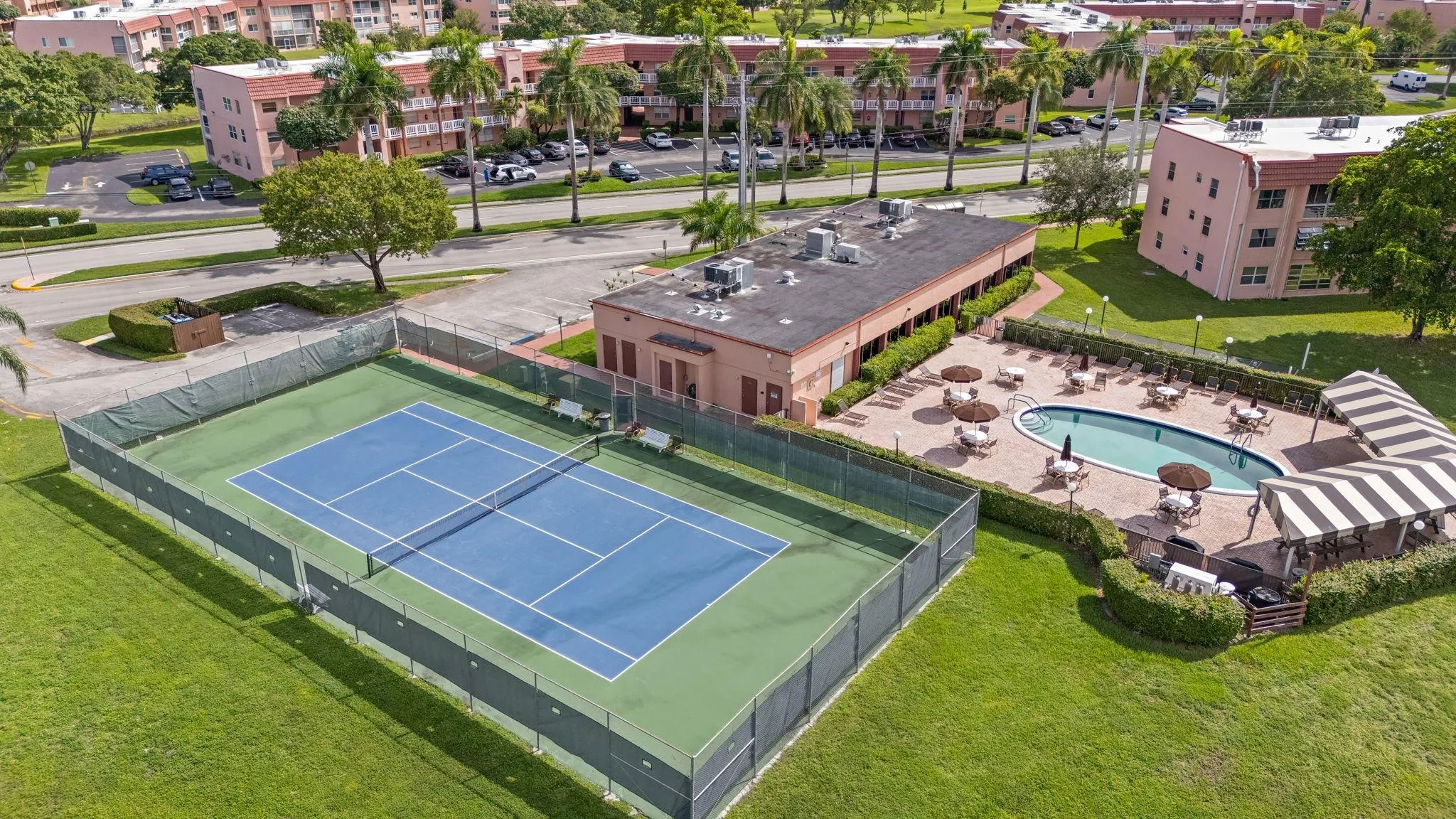 9660 Sunrise Lakes Blvd, #208