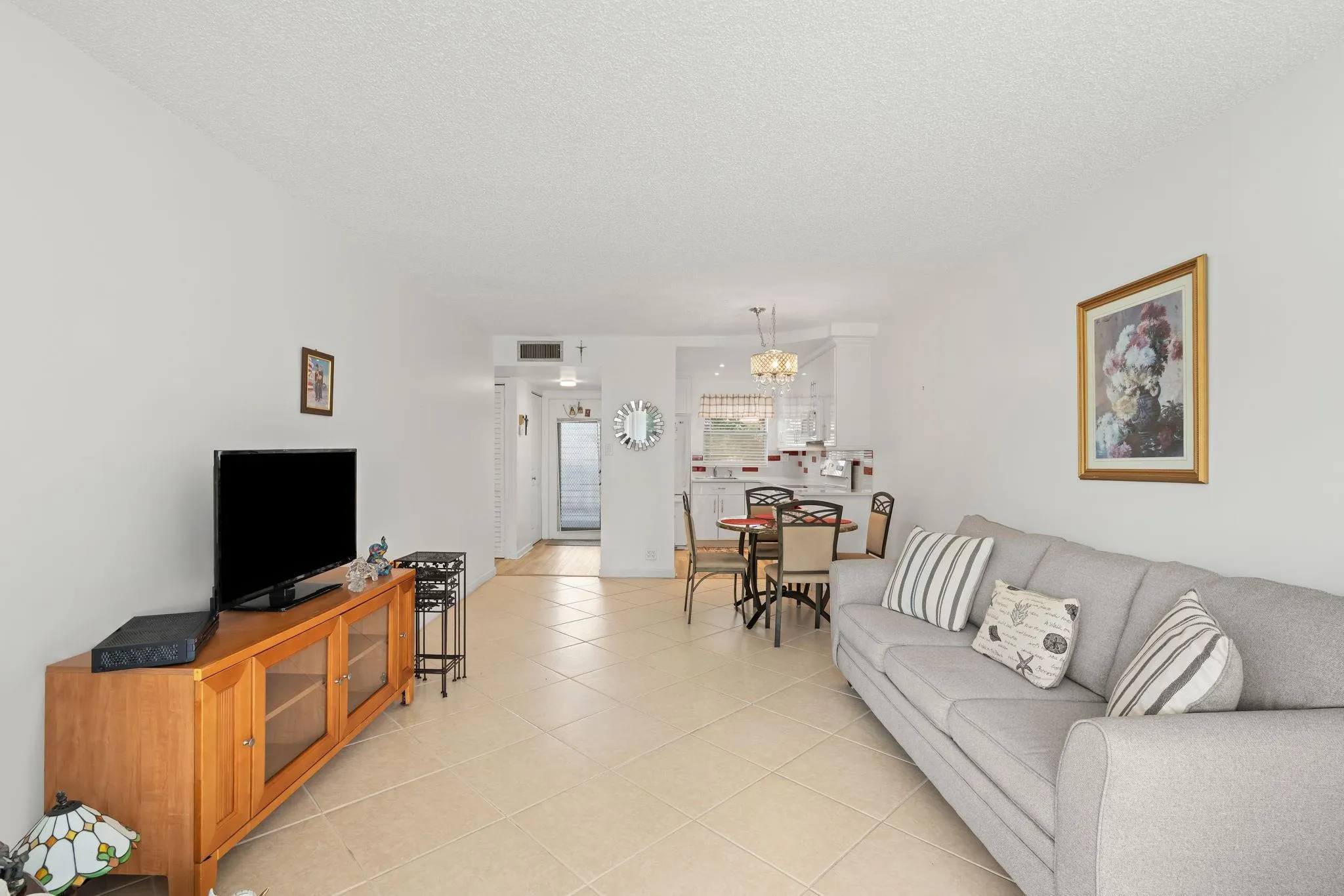 9660 Sunrise Lakes Blvd, #208