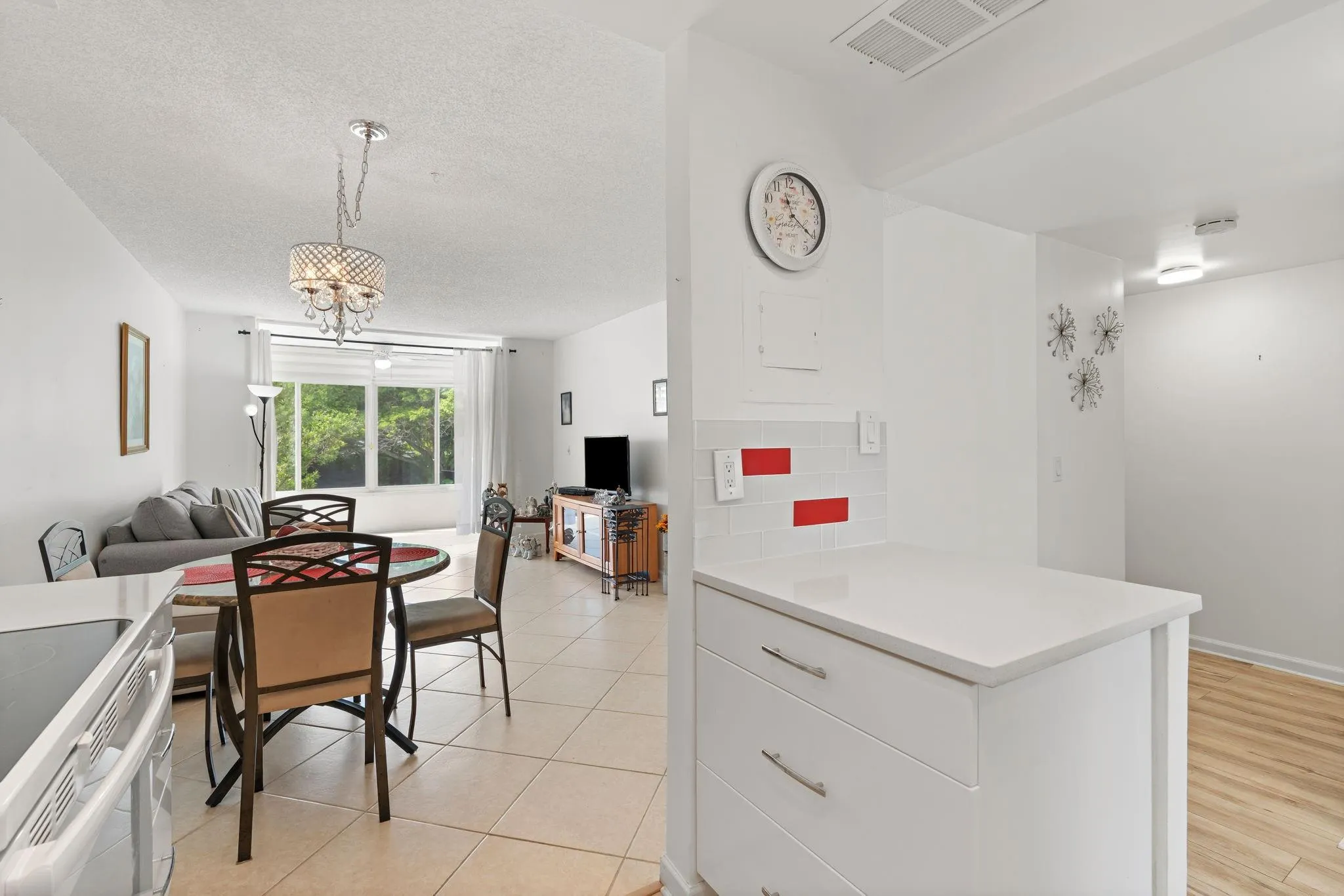 9660 Sunrise Lakes Blvd, #208