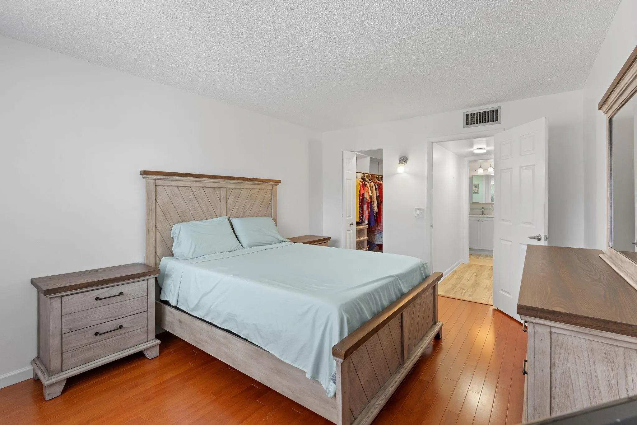 9660 Sunrise Lakes Blvd, #208