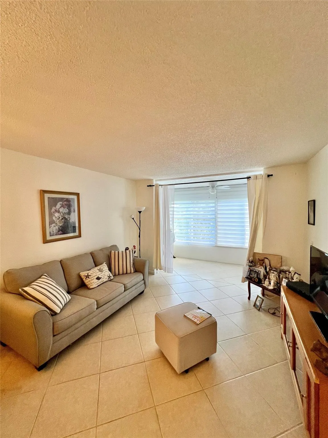 9660 Sunrise Lakes Blvd, #208