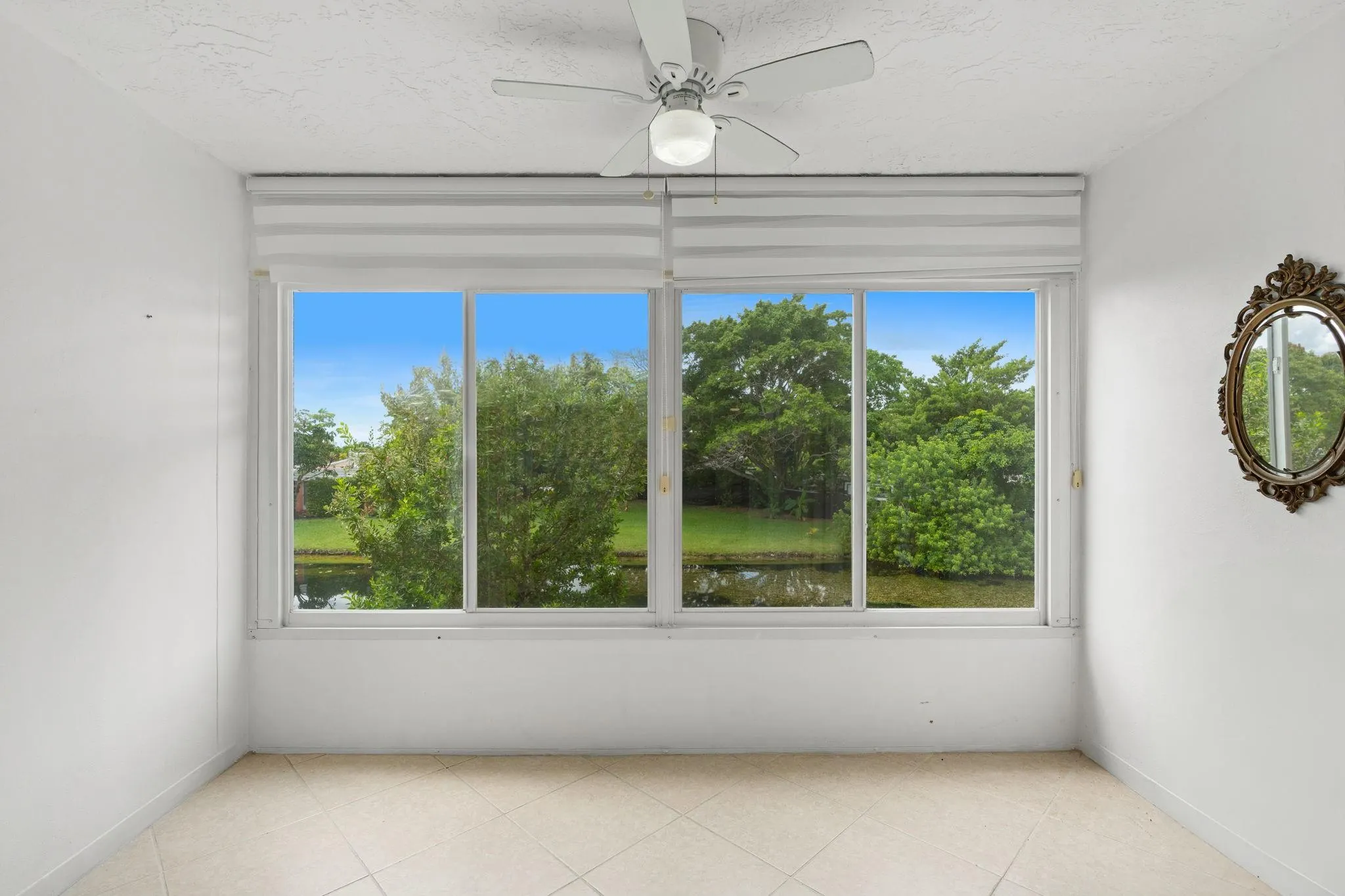 9660 Sunrise Lakes Blvd, #208