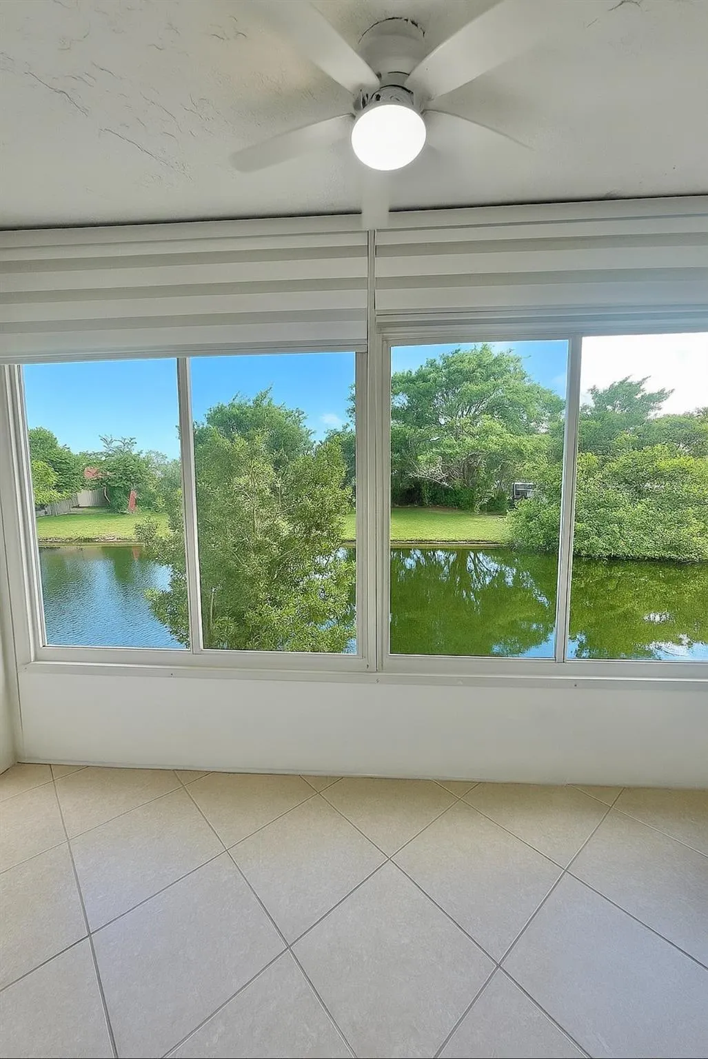9660 Sunrise Lakes Blvd, #208