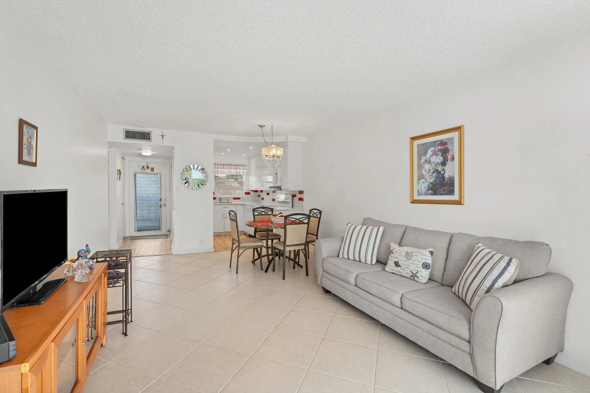 9660 Sunrise Lakes Blvd, #208