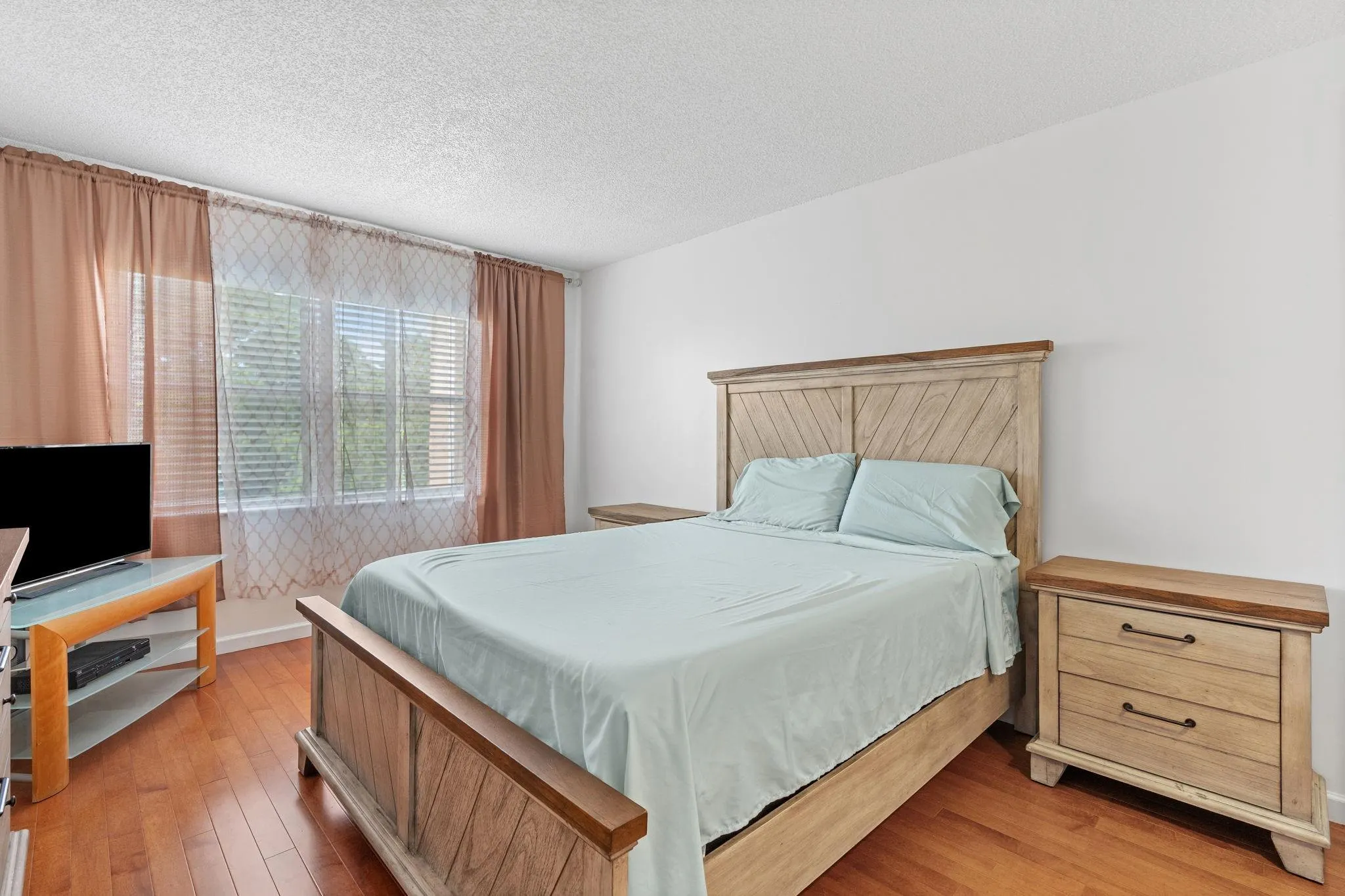 9660 Sunrise Lakes Blvd, #208