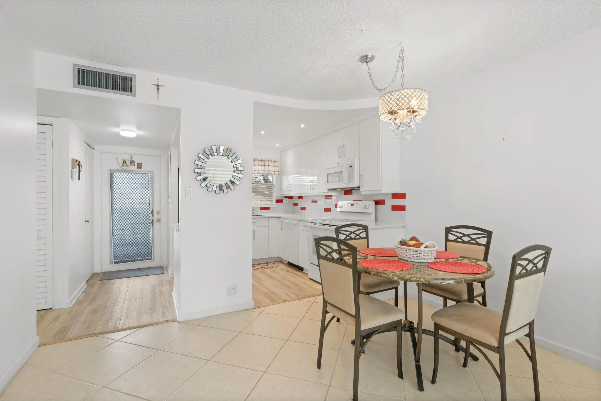 9660 Sunrise Lakes Blvd, #208