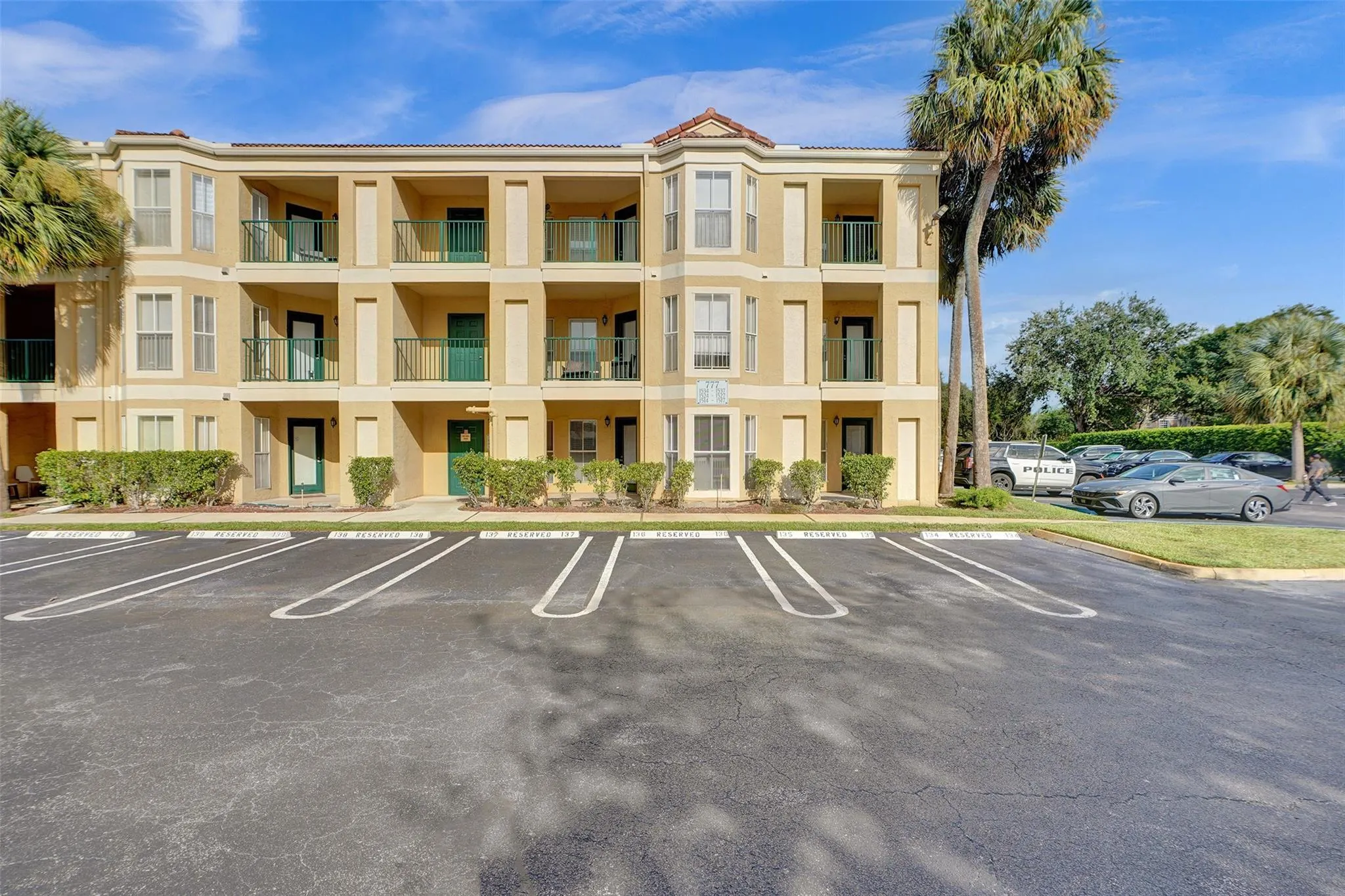 777 Riverside Dr, #1517