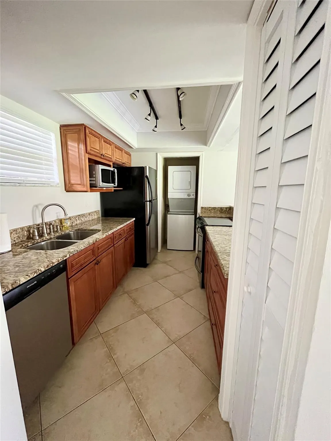 11863 Wimbledon Cir, #401
