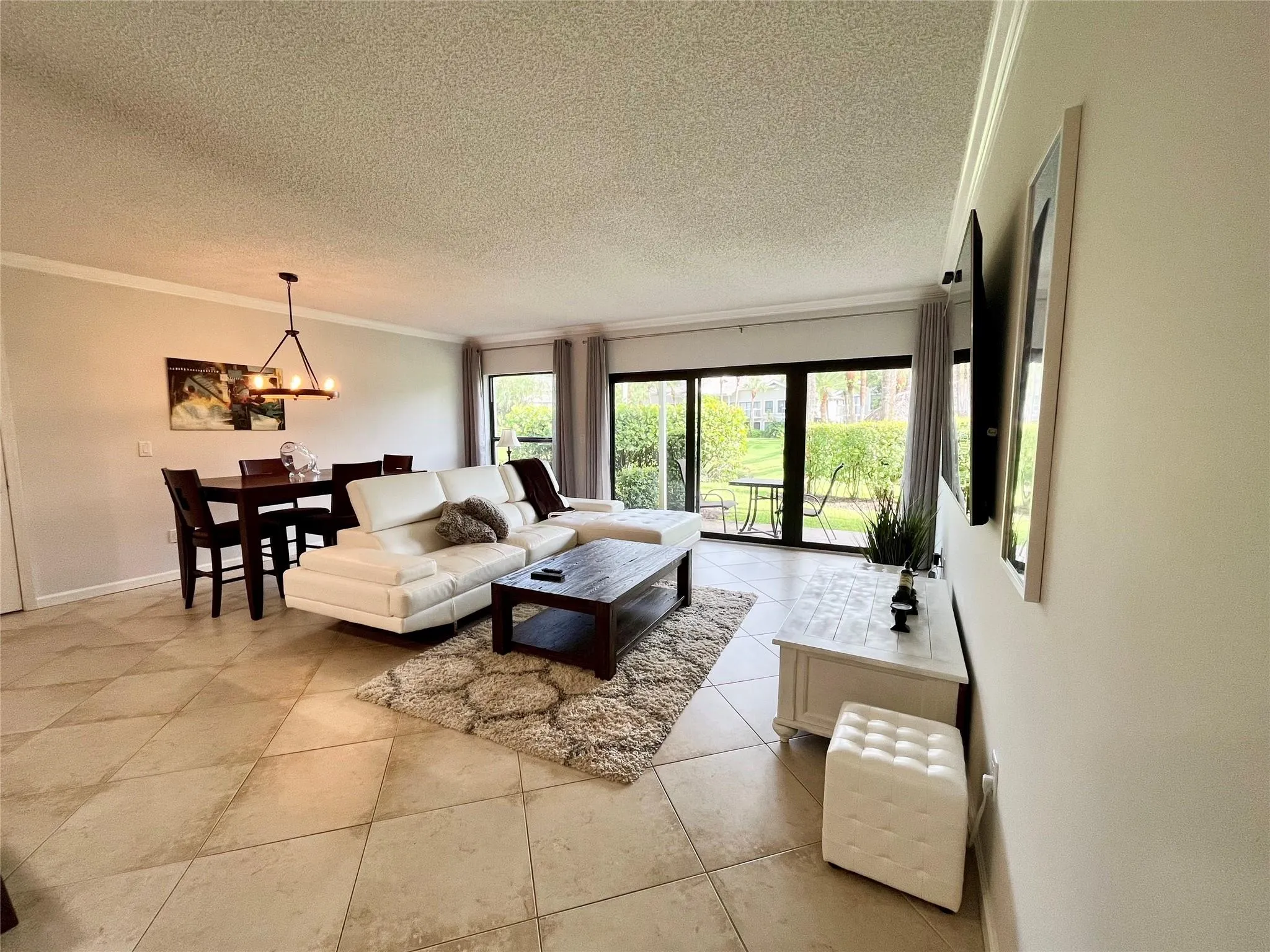 11863 Wimbledon Cir, #401