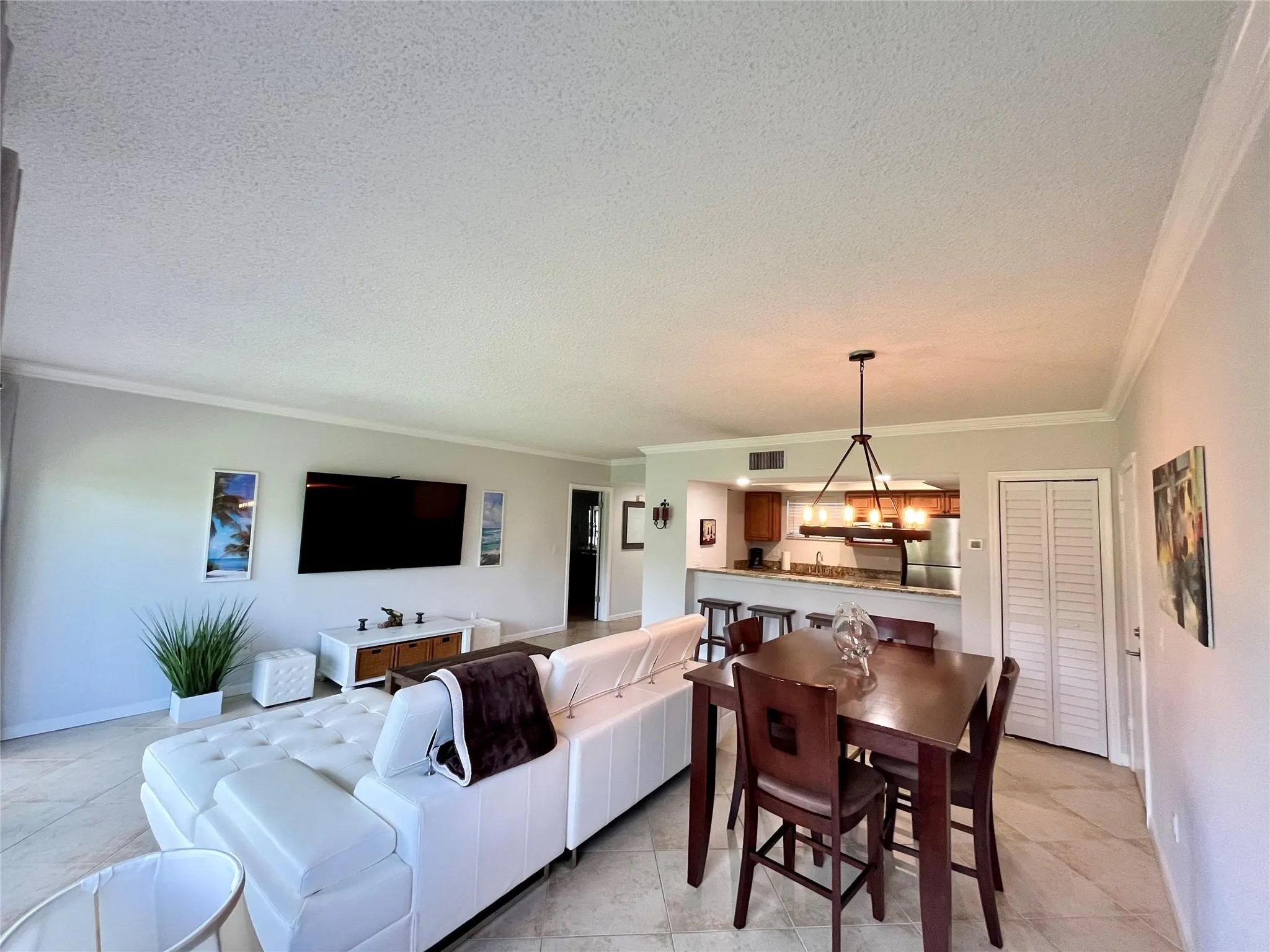 11863 Wimbledon Cir, #401