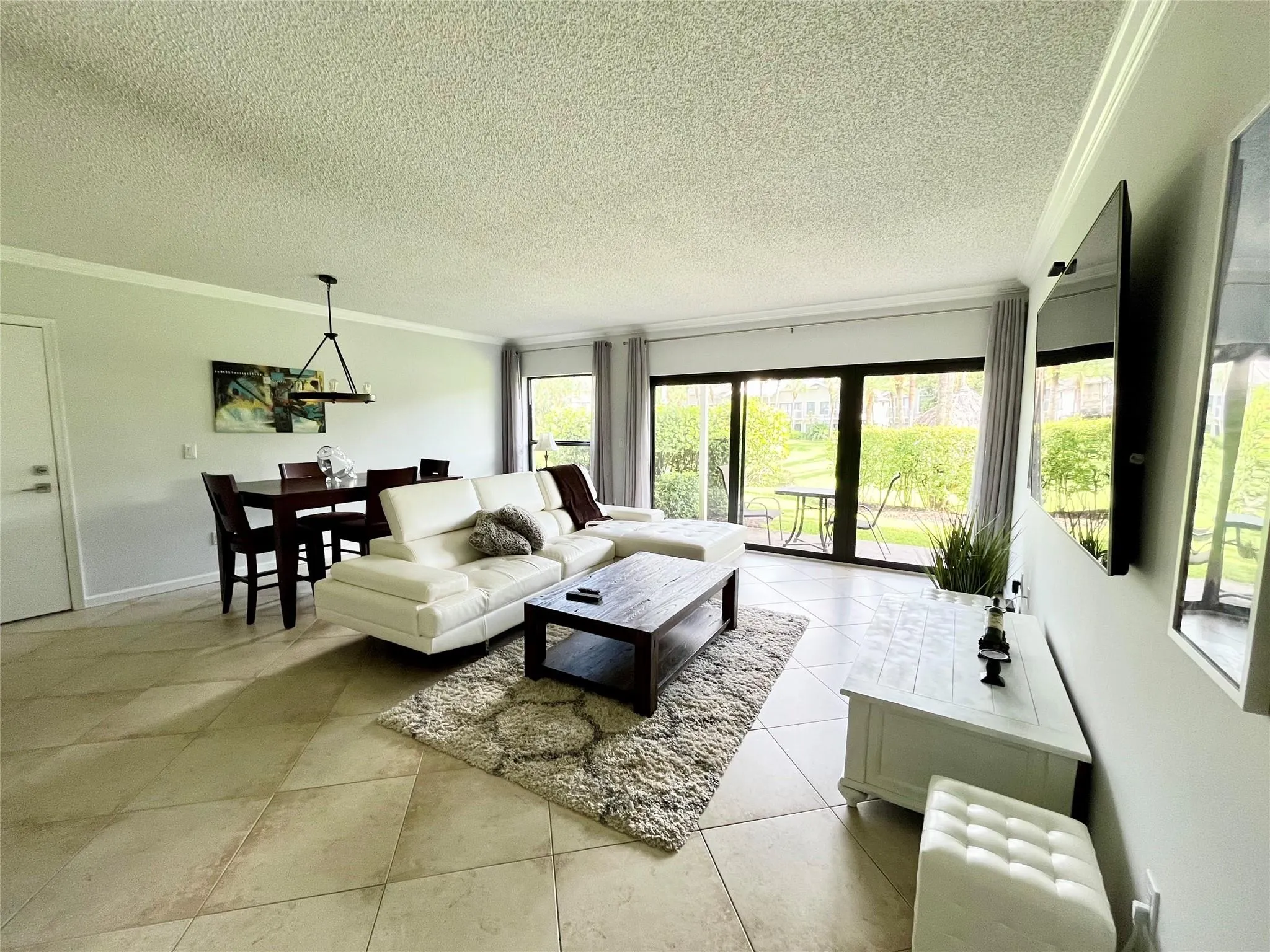 11863 Wimbledon Cir, #401