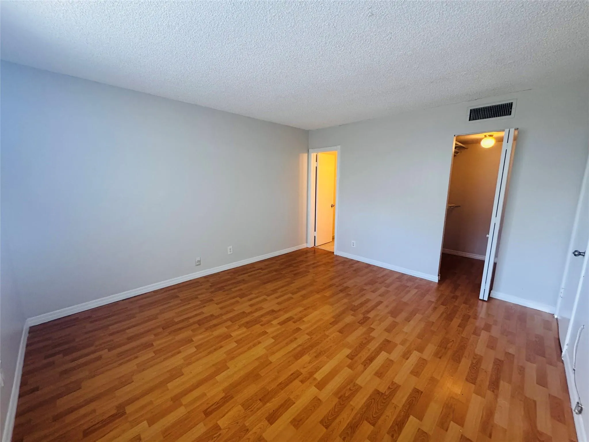 8020 Colony Cir, #302