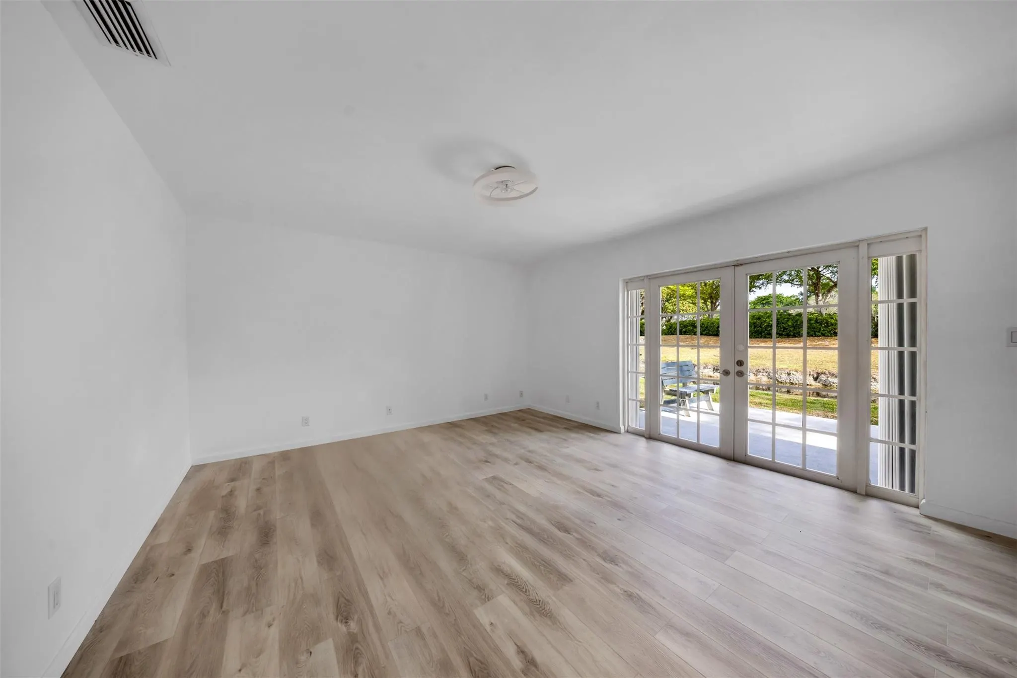 8031 NW 47th Ct
