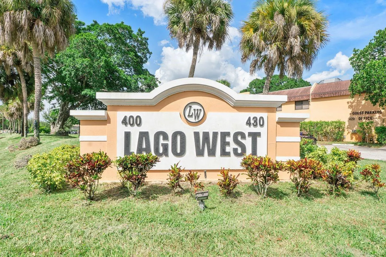 400 Commodore Dr, #316