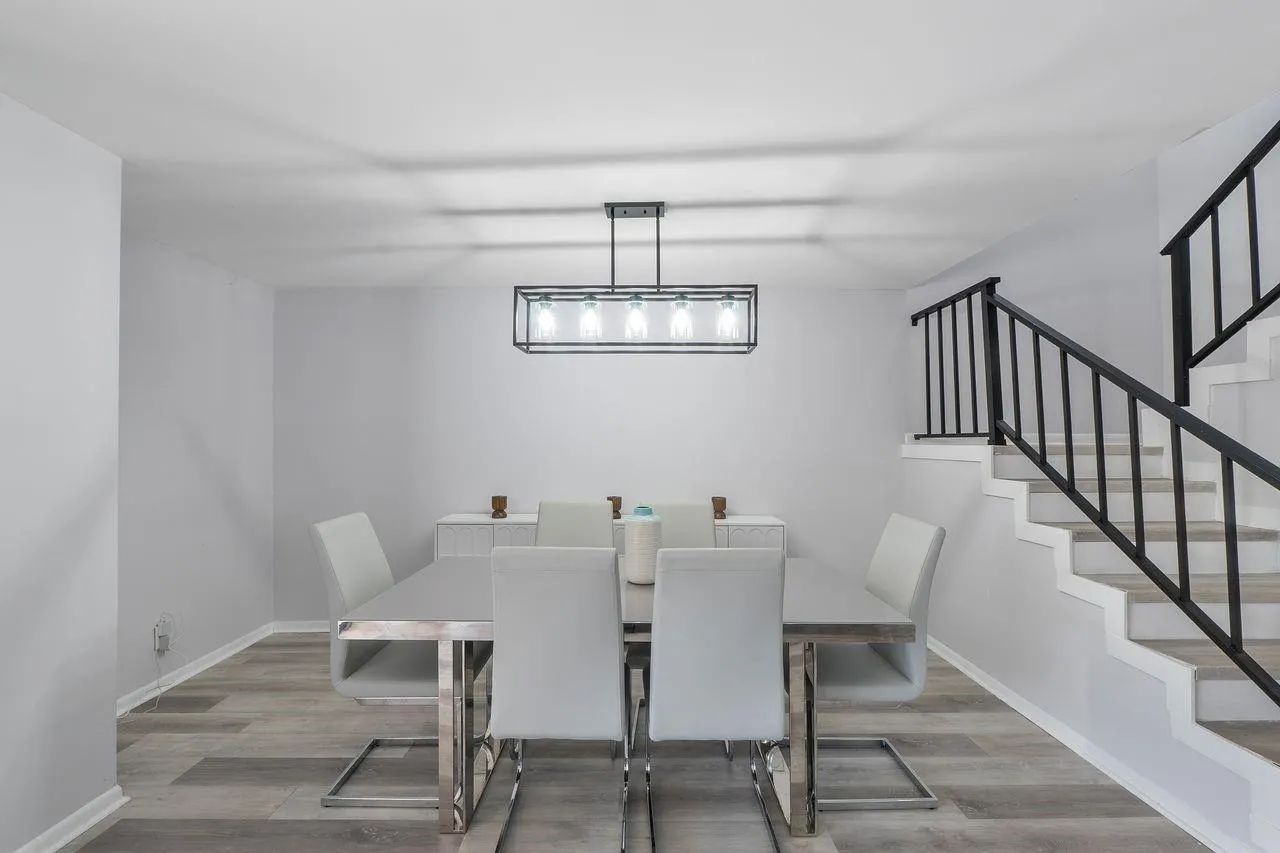 400 Commodore Dr, #316