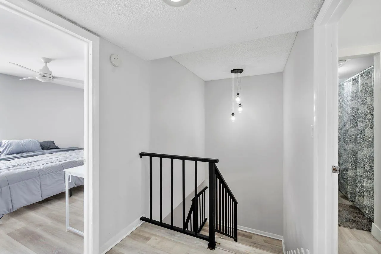 400 Commodore Dr, #316