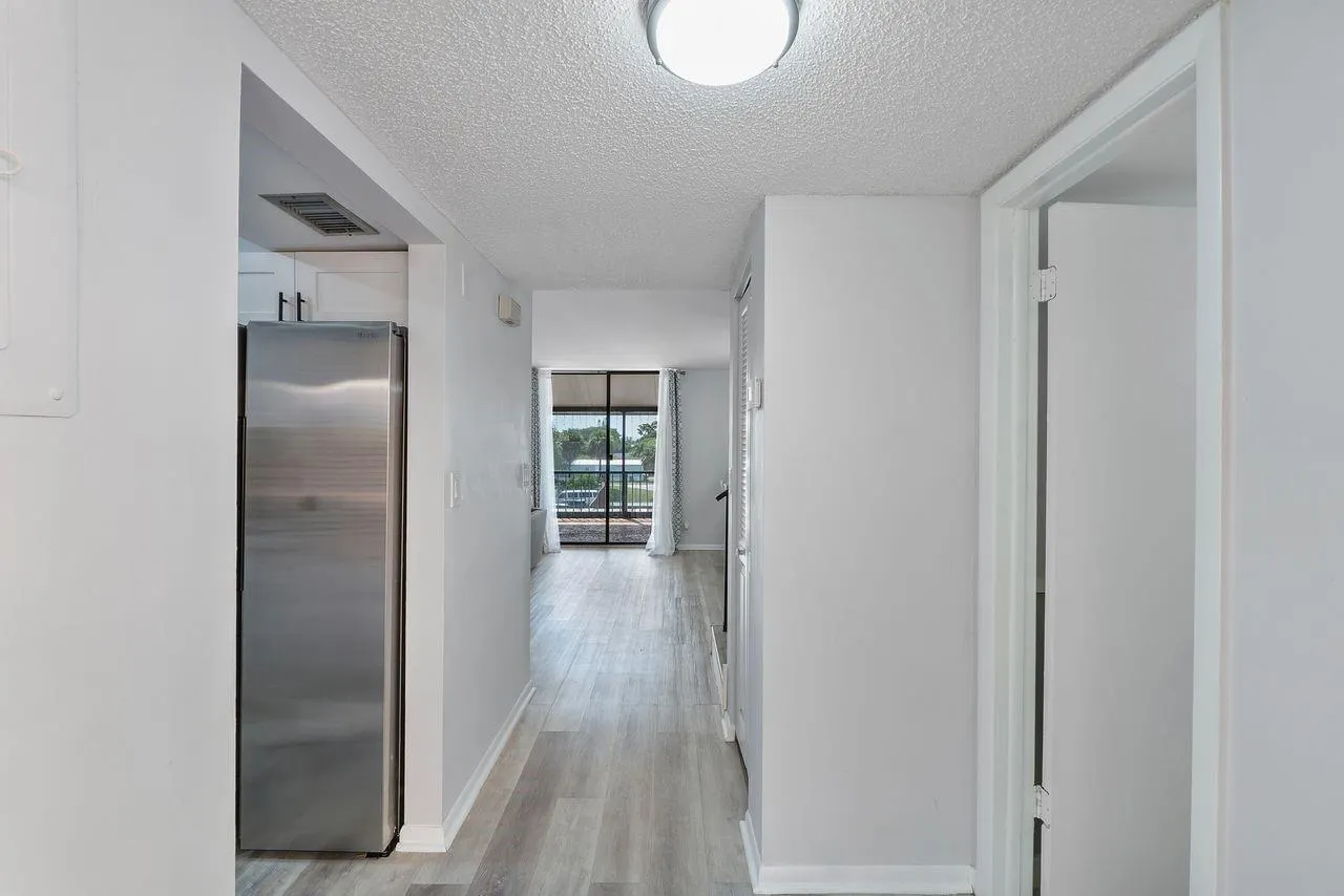 400 Commodore Dr, #316