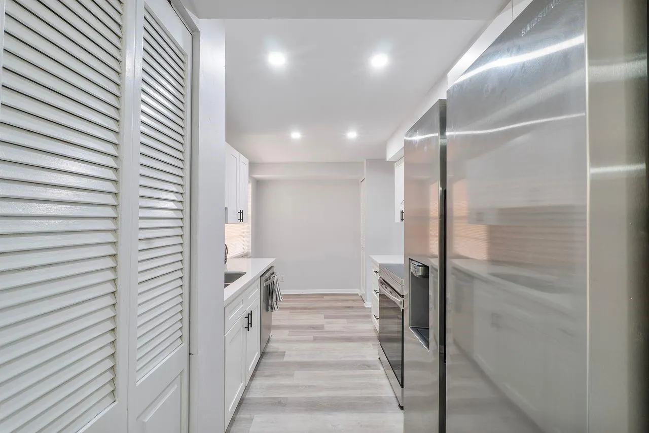 400 Commodore Dr, #316