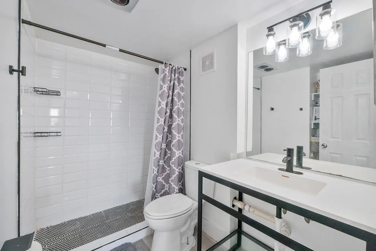 400 Commodore Dr, #316
