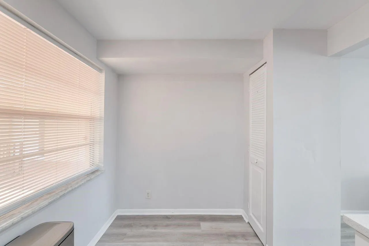 400 Commodore Dr, #316