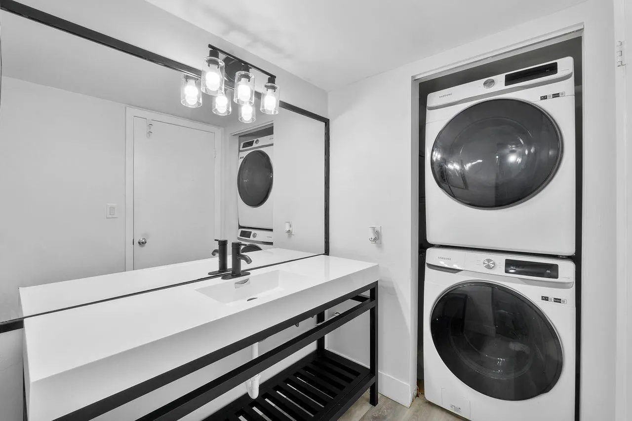 400 Commodore Dr, #316