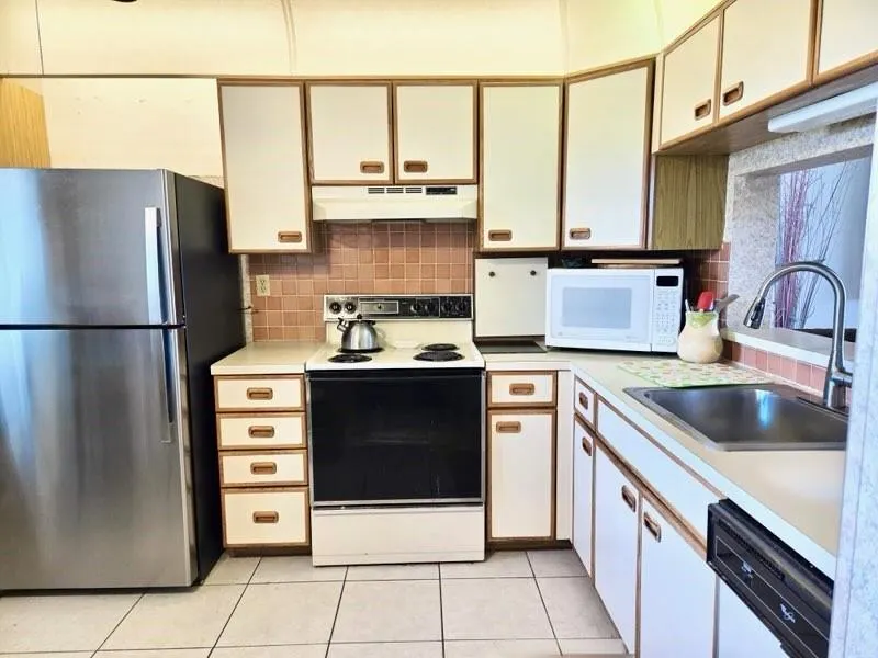 2766 Carambola Cir, #504