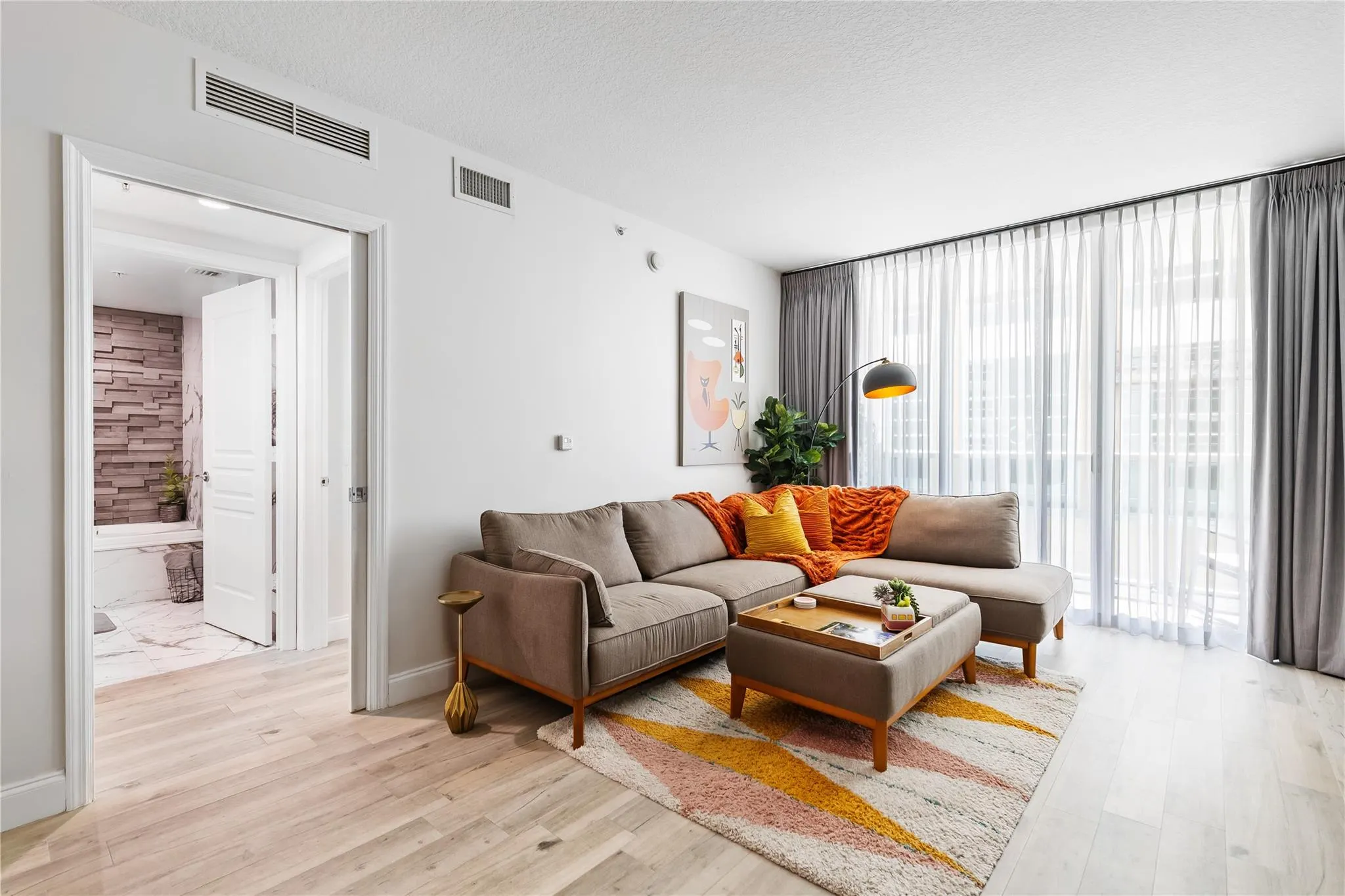 350 SE 2nd St, #780