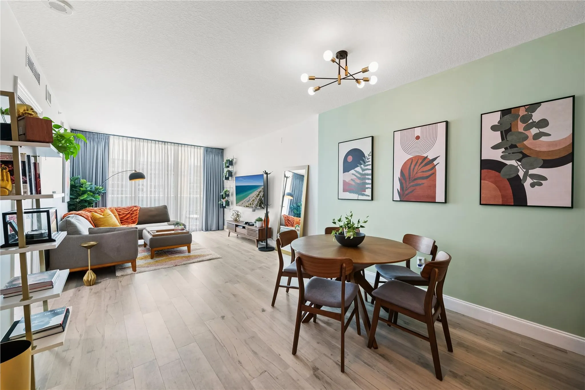 350 SE 2nd St, #780