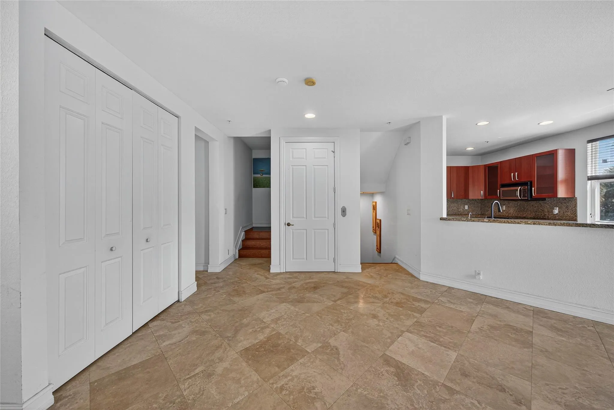 3241 NE 13th St