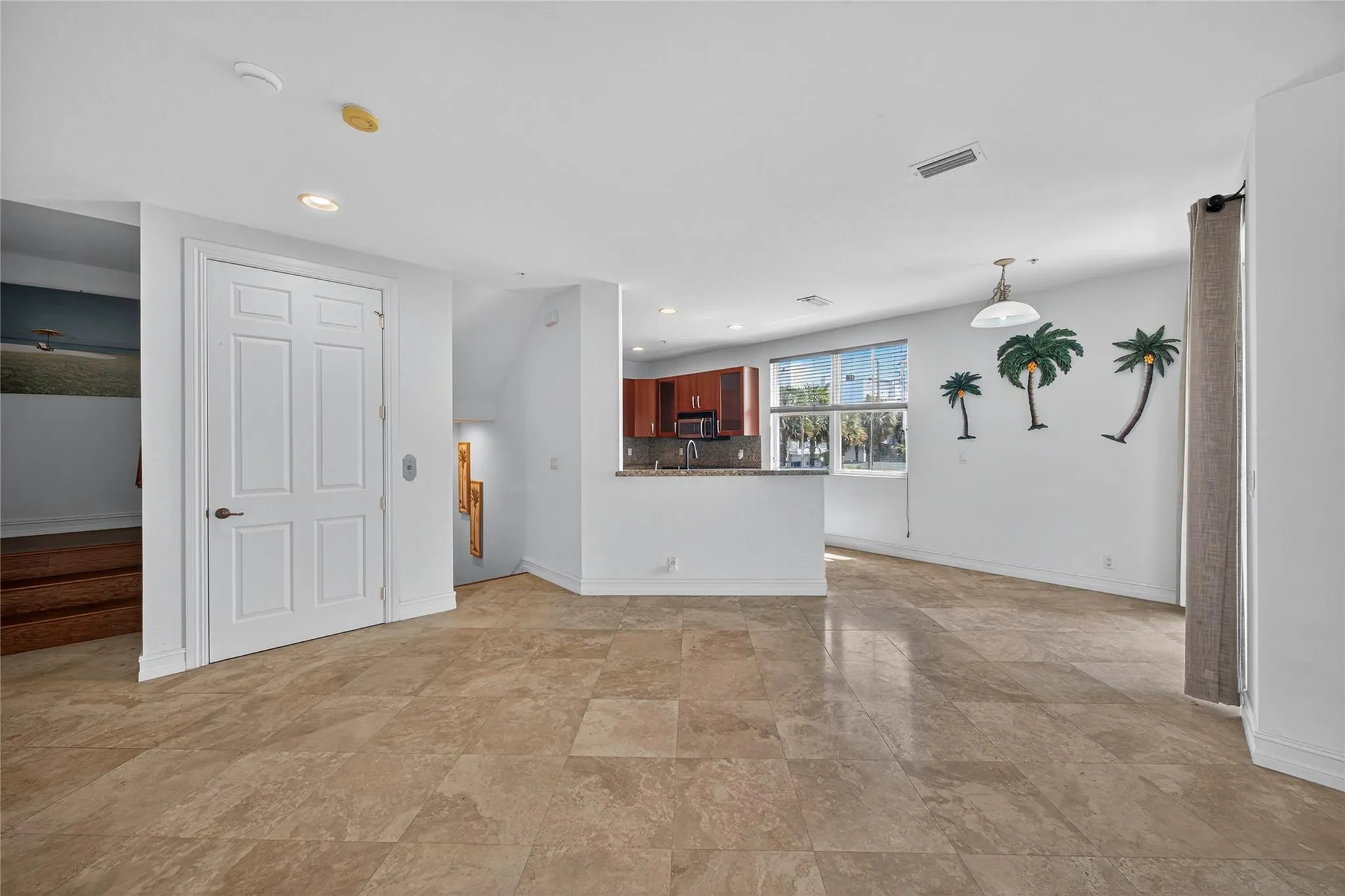 3241 NE 13th St