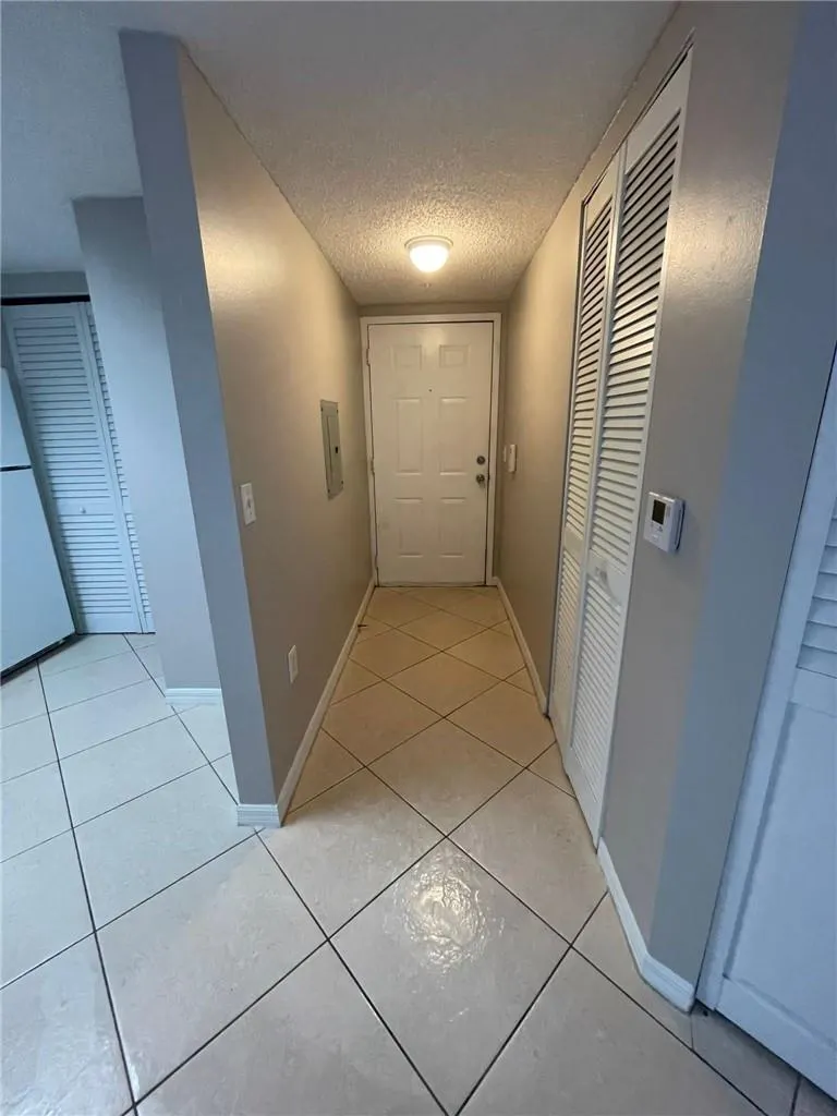 5025 WILES RD, #101