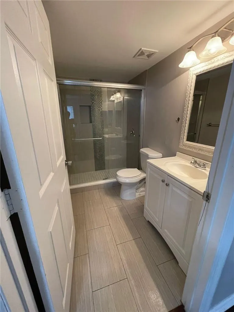 5025 WILES RD, #101