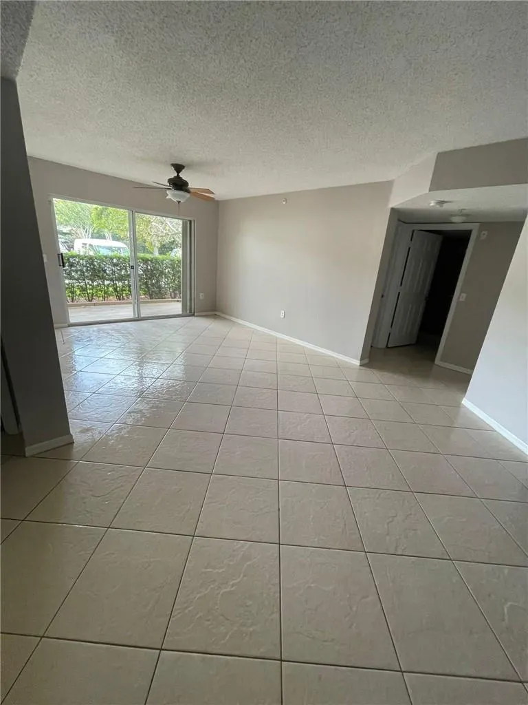 5025 WILES RD, #101
