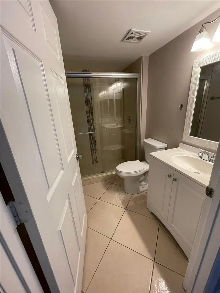 5025 WILES RD, #101