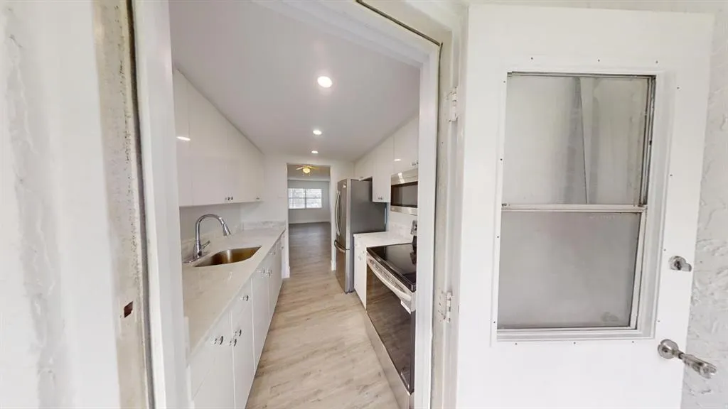 6600 Royal Palm Blvd, #110B