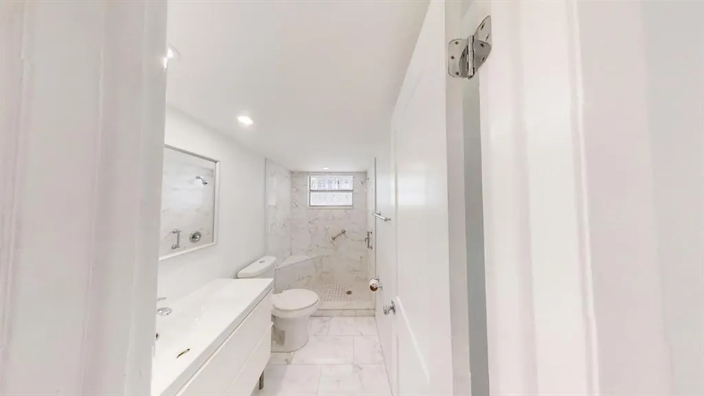 6600 Royal Palm Blvd, #110B