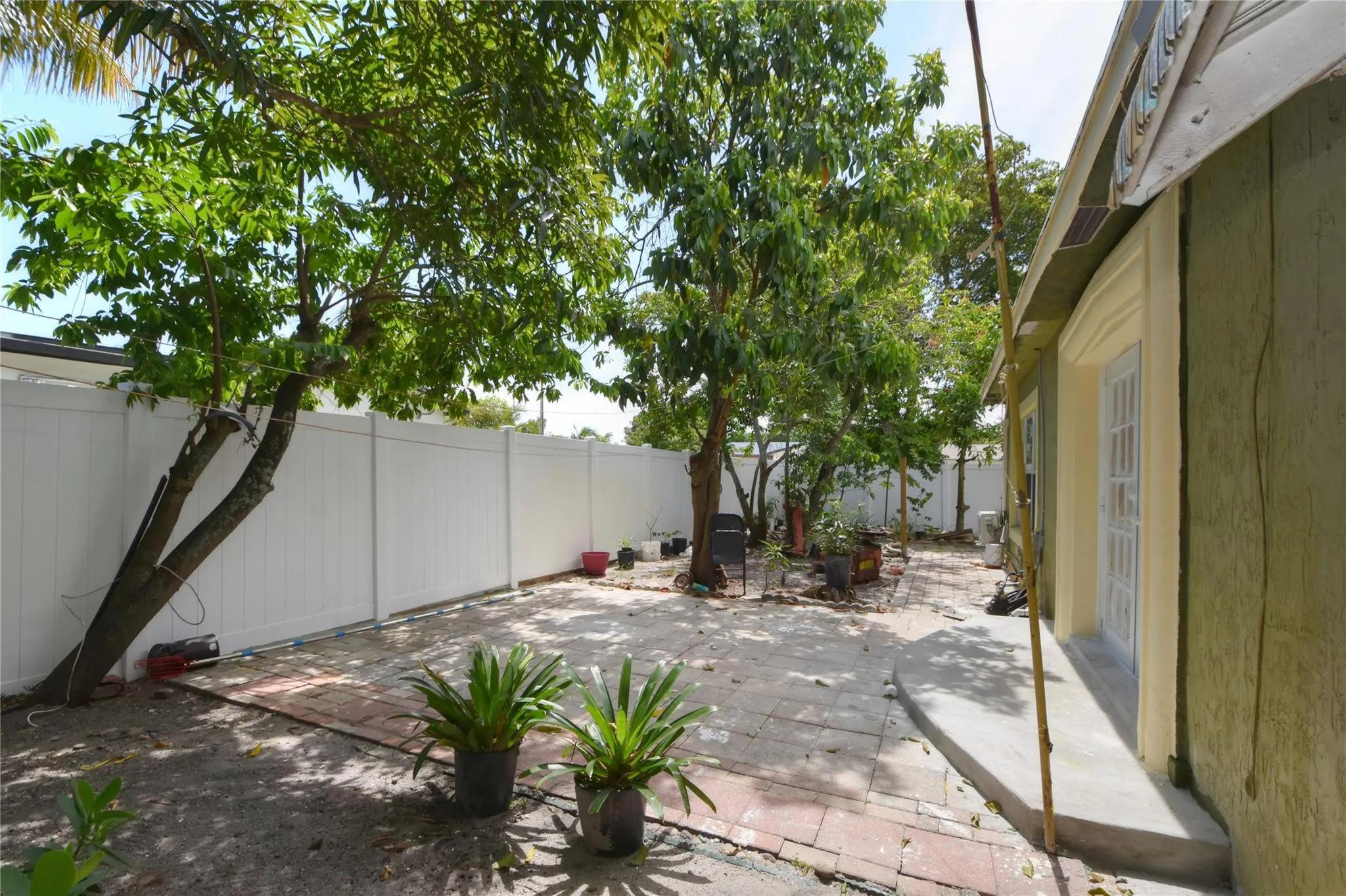 5385 SW 8th Ct
